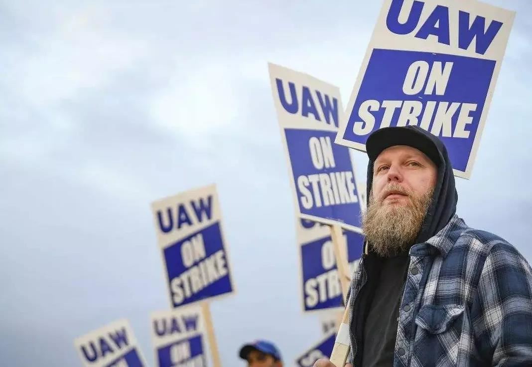 UAW ON STRIKE